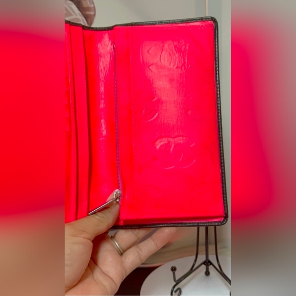 CHANEL Black Quilted Clutch - Picture 6 of 16